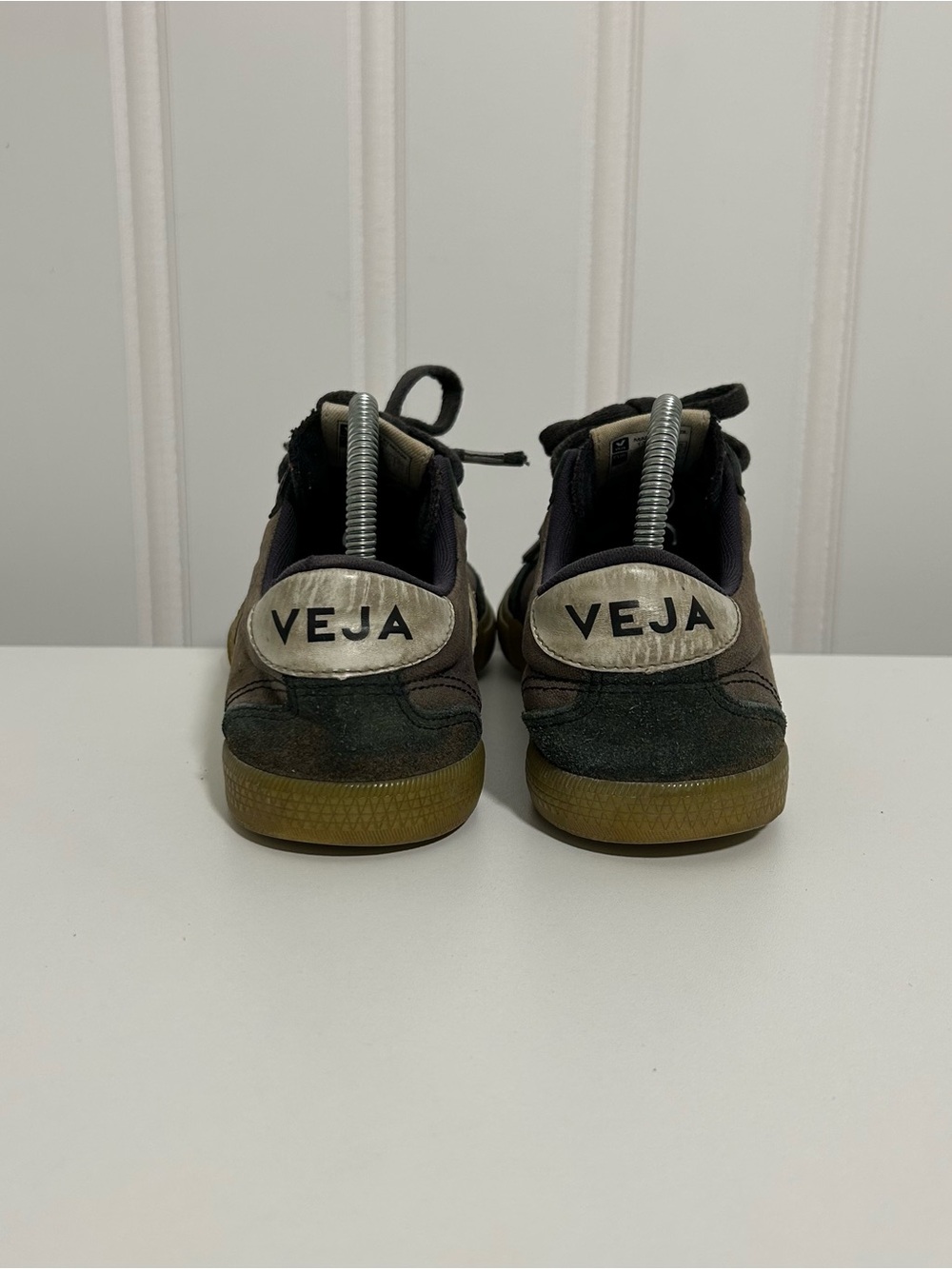 Veja volley black white gum - Picture 4 of 8